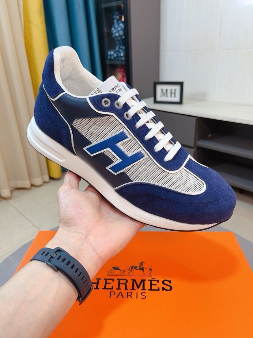 Hermès Navy Blue H-Detail Low-Top Sneakers — model
