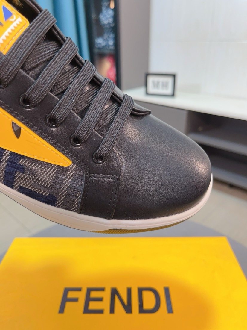 FENDI Patterned Panel Low-Top Sneakers — detail